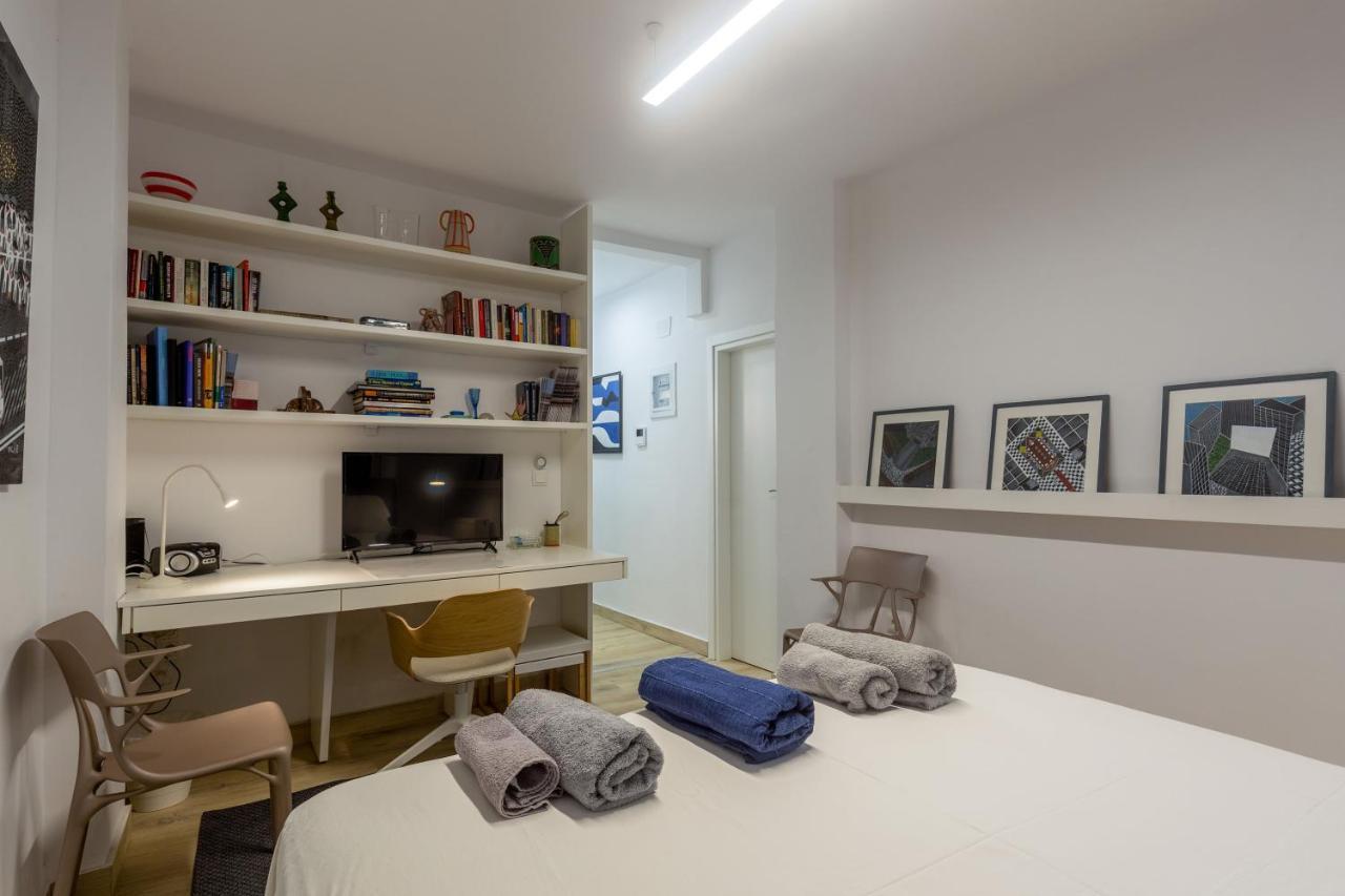 A Newly Fully Renovated Apartment *